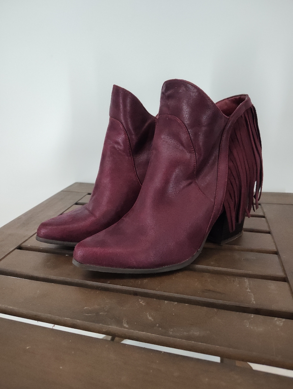 Hot Kiss Sassy Maroon Faux Leather Fringe Heeled Ankle Booties Women's 8